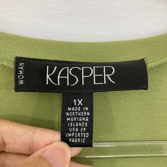 Kasper size 1X Green Square Neck Embellished Stretch Knit 3/4 Sleeve Fitted Top - Picture 2 of 8